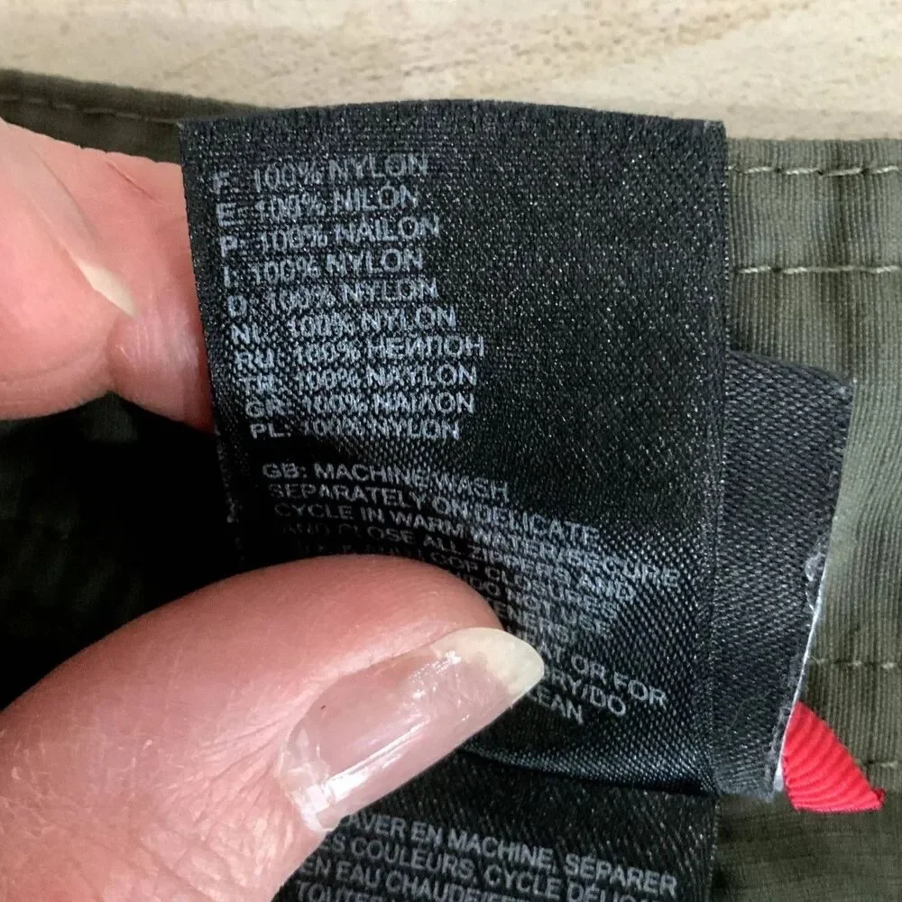 Men's The North Face Cargo/Hiking Shorts in Army Green Size 34